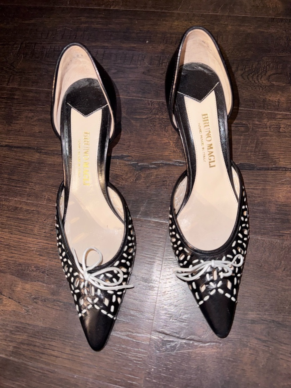 Vintage Bruno Magli Black White Spectator Pumps Woven Bow Kitten Heel 7